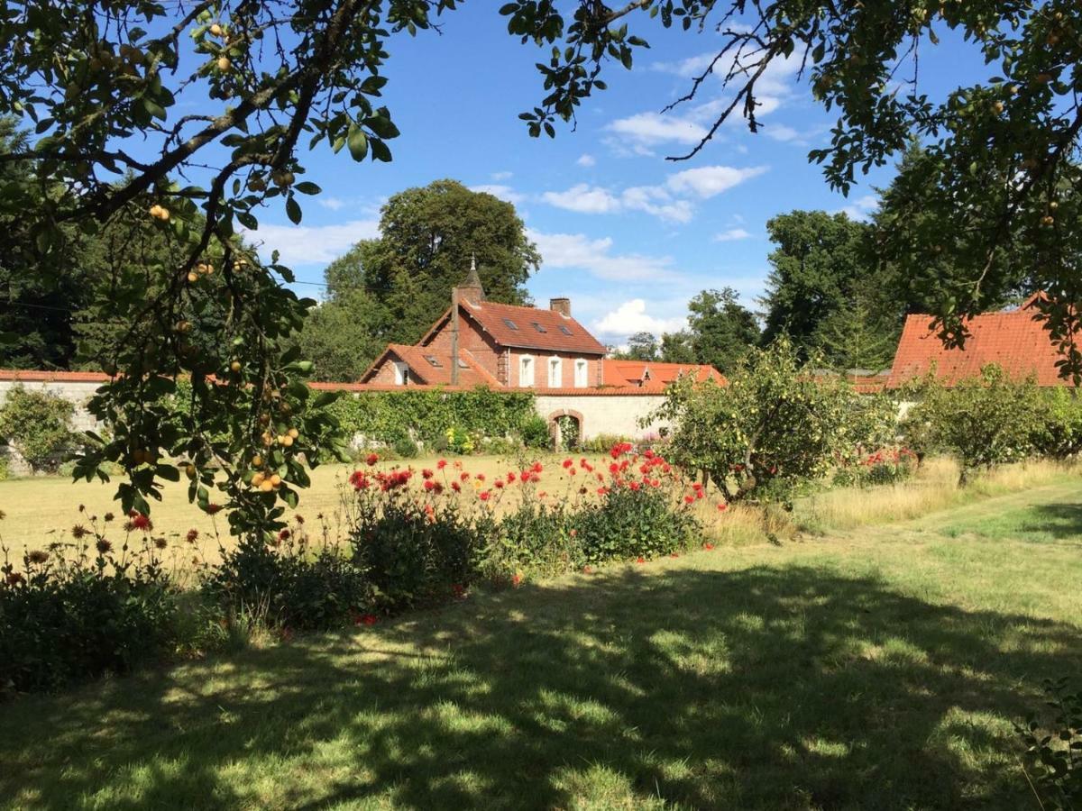 Florimont - Vaste gîte à la ferme Villers-Châtel Esterno foto