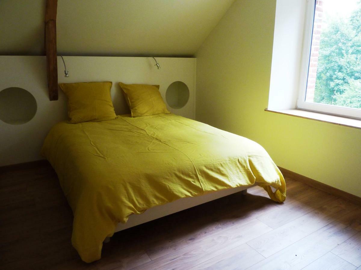 Florimont - Vaste gîte à la ferme Villers-Châtel Esterno foto