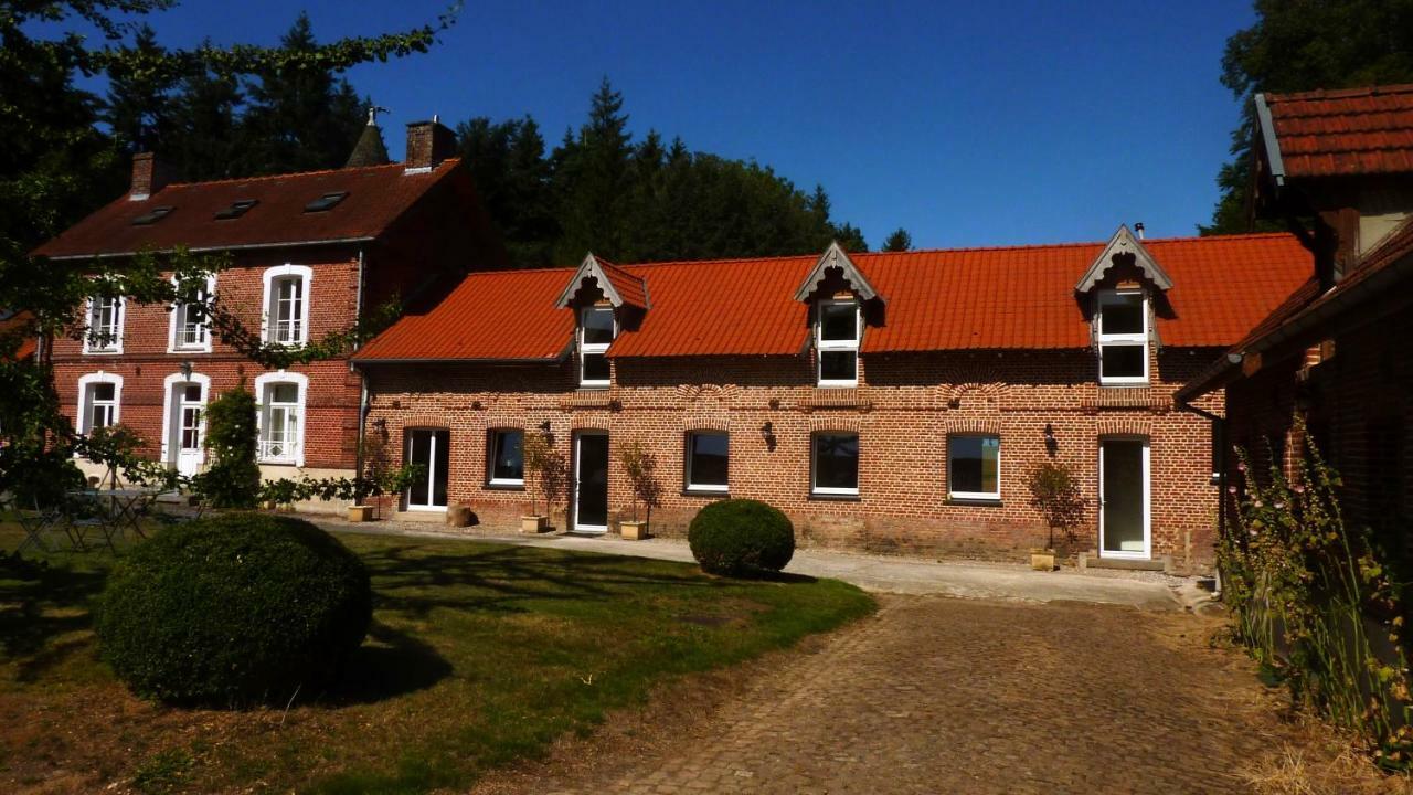 Florimont - Vaste gîte à la ferme Villers-Châtel Esterno foto